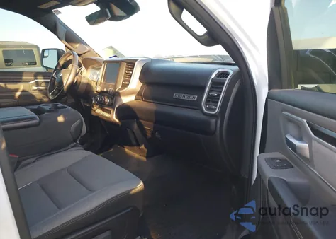 2022 Ram 1500 Big Horn 4X4 6'4 Box из США, поврежденный, VIN 1C6SRFMT2NN161036